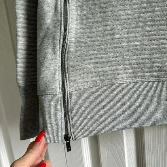 Women’s All In Motion Quilted Pullover Sweatshirt size M - Picture 3 of 5